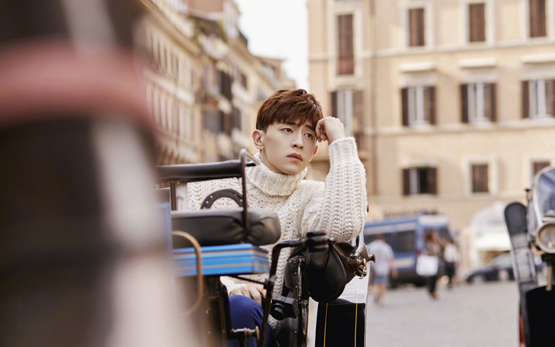 _花海盛典:在紫色薰衣草田中举行的艺术比赛_,薰衣草花海水彩画